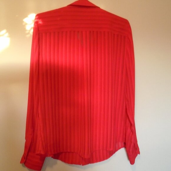 TOMMY HILFIGER RED LONG SLEEVED WOMANS SHIRT SIZE SMALL - Picture 2 of 3